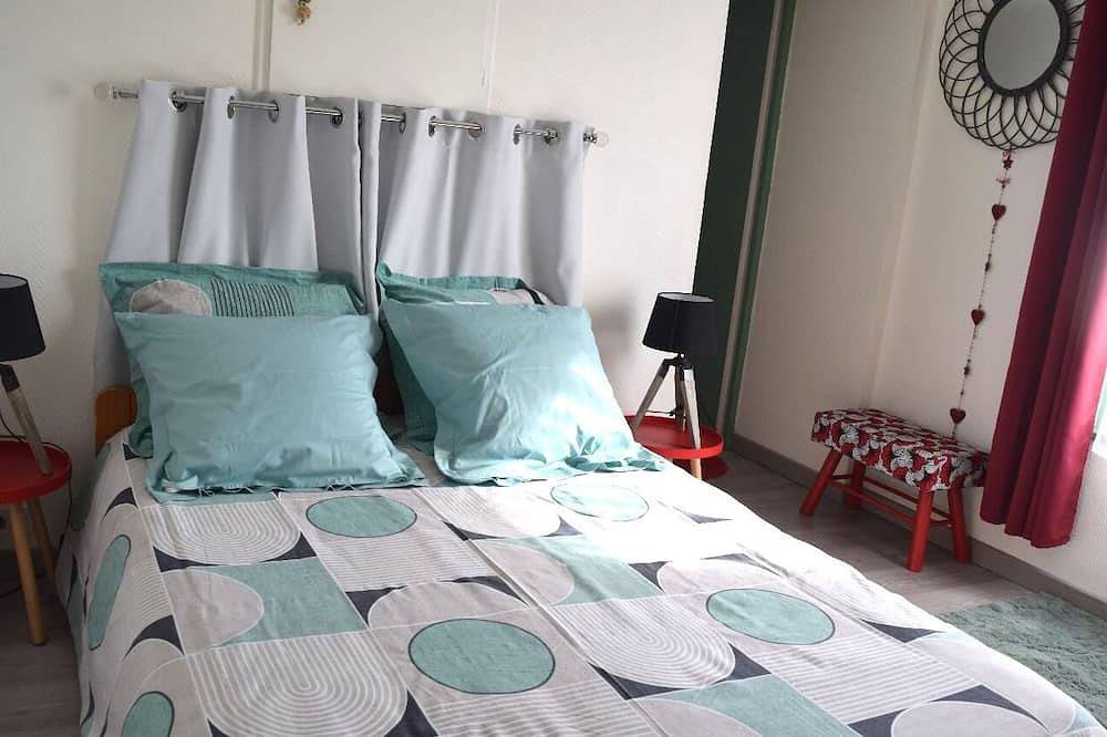 Gite with private entrance and parking / waterfront patio in Sainte-Famille, Parc naturel régional des Ballons des Vosges