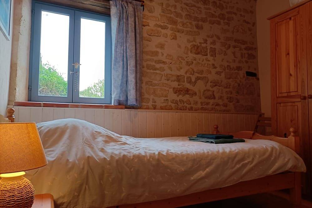 Hyper-Gite: très grande grange aménagée en gites in Corpe, Région de La Roche-sur-Yon