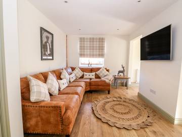 Log Cabin for 6 People in Woodhall Spa, Lincolnshire, Photo 2