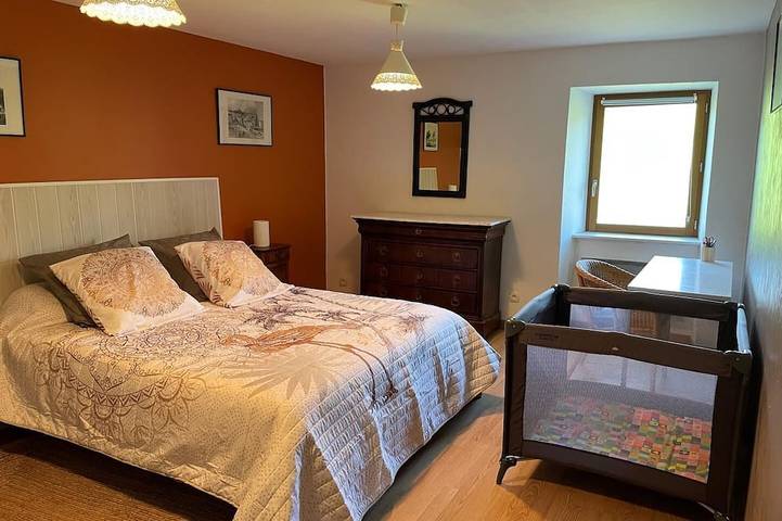 Location de vacances pour 6 personnes, avec piscine et jardin à Cublize - 4