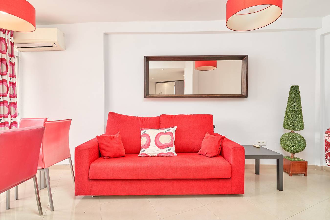 Entire apartment, Apartment '1 Bed with Sea View' with Wi-Fi and Air Conditioning in Playa de Burriana, Nerja