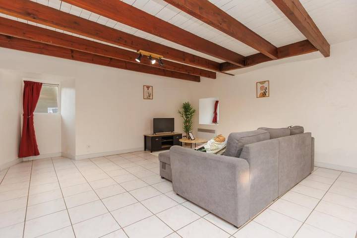 Gîte pour 3 personnes, avec jardin et terrasse à Lhommaizé - 4