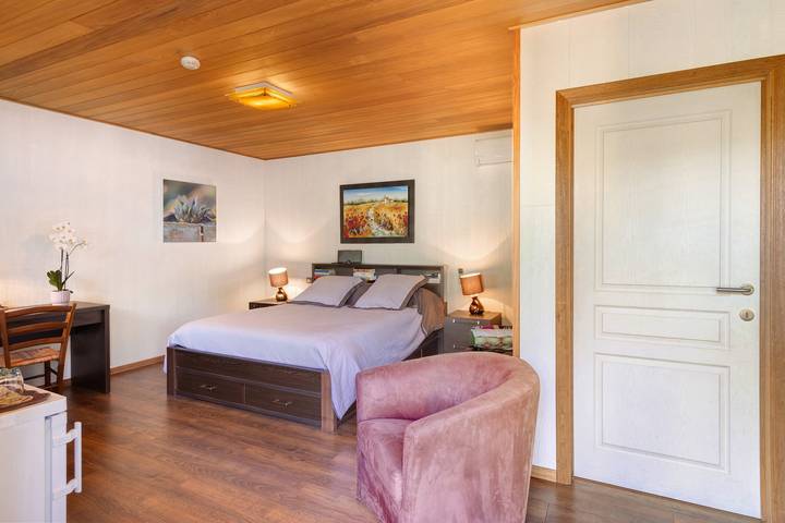 Natura Guest Room with Heated Pool – Vézère Valley in Sergeac, Périgord Noir