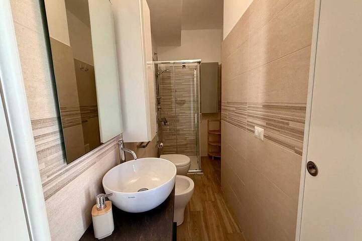 Appartement entier, Brolo (Me), beachfront apartment with private parking. in Brolo, Province de Messina