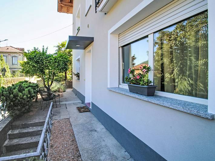 Ferienhaus für 4 Personen, mit Terrasse und Garten in Porto Ceresio