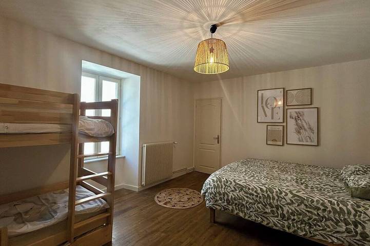 Location de vacances pour 8 personnes, avec balcon à Parthenay - 4