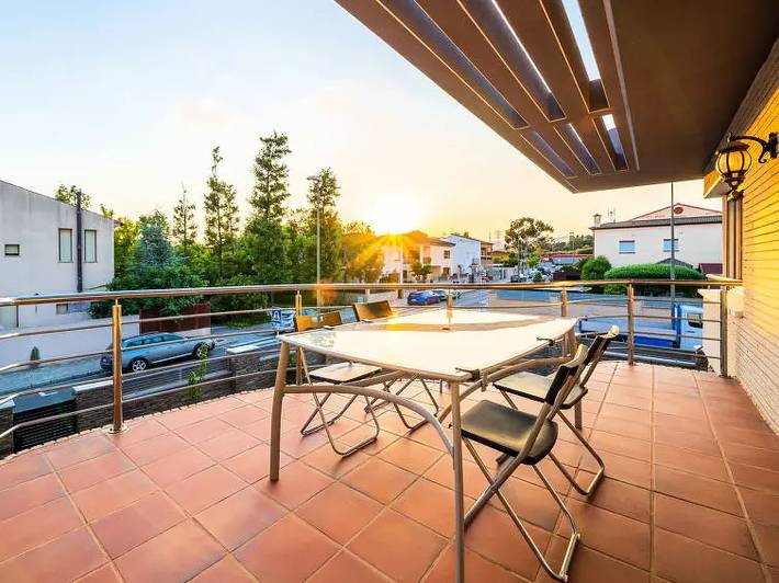 Chalet para 8 personas, con piscina y balcón en Reus