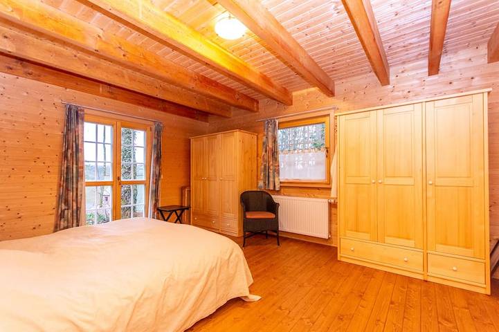 Gîte pour 12 personnes, avec jardin dans Bomal - 2