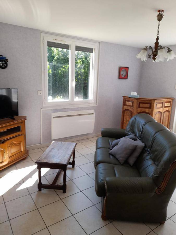 Gîte pour 5 personnes, avec terrasse et jardin à Pont-de-Poitte - 2