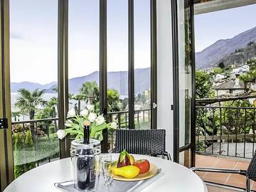 Villa for 6 Guests in Brissago, Ticino, Picture 1