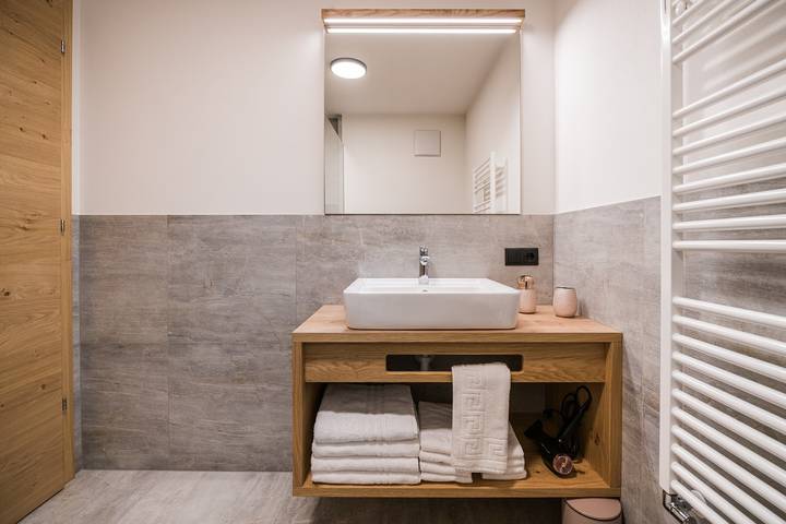 Apartamento entero, Apartamento "Kuenz Dolomites 3" con vistas a la montaña, balcón y Wi-Fi in Vierschach, San Candido