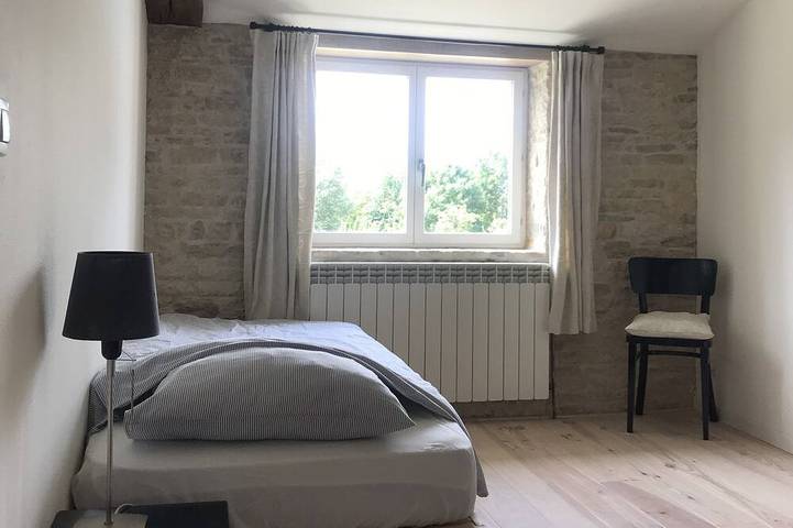 Gîte pour 5 personnes, avec piscine ainsi que terrasse et jardin à Asnières-la-Giraud - 3