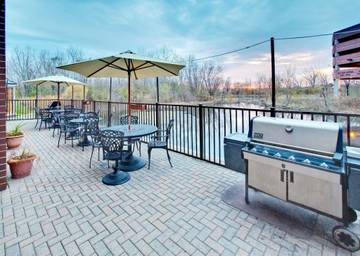 Vacation Rental for 4 Guests in DuPage County, Picture 4