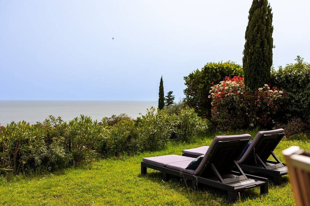 Cosy holiday home with magnificent view in the hills of Agay in Agay, Saint-Raphaël