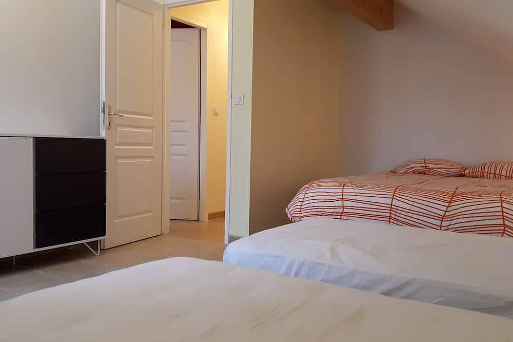 Appartement entier, Duplex Haut-De-Gamme 95 m2 Rez De Jardin A 1.8 Km Station De Ski in Bellefontaine (Jura), Parc naturel régional du Haut-Jura