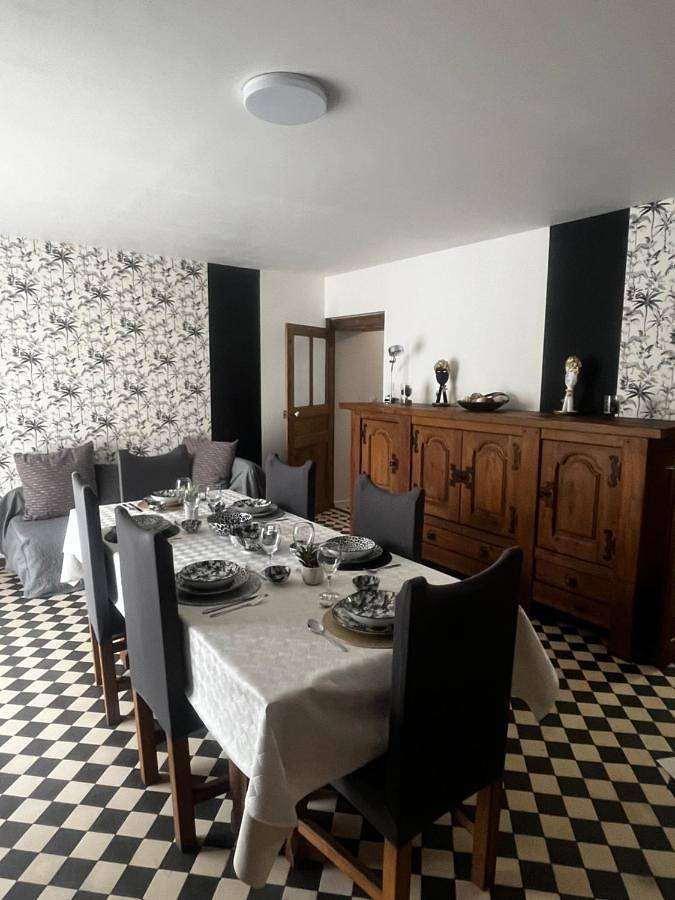 Gîte pour 8 personnes, avec terrasse dans Rocquigny (Aisne)