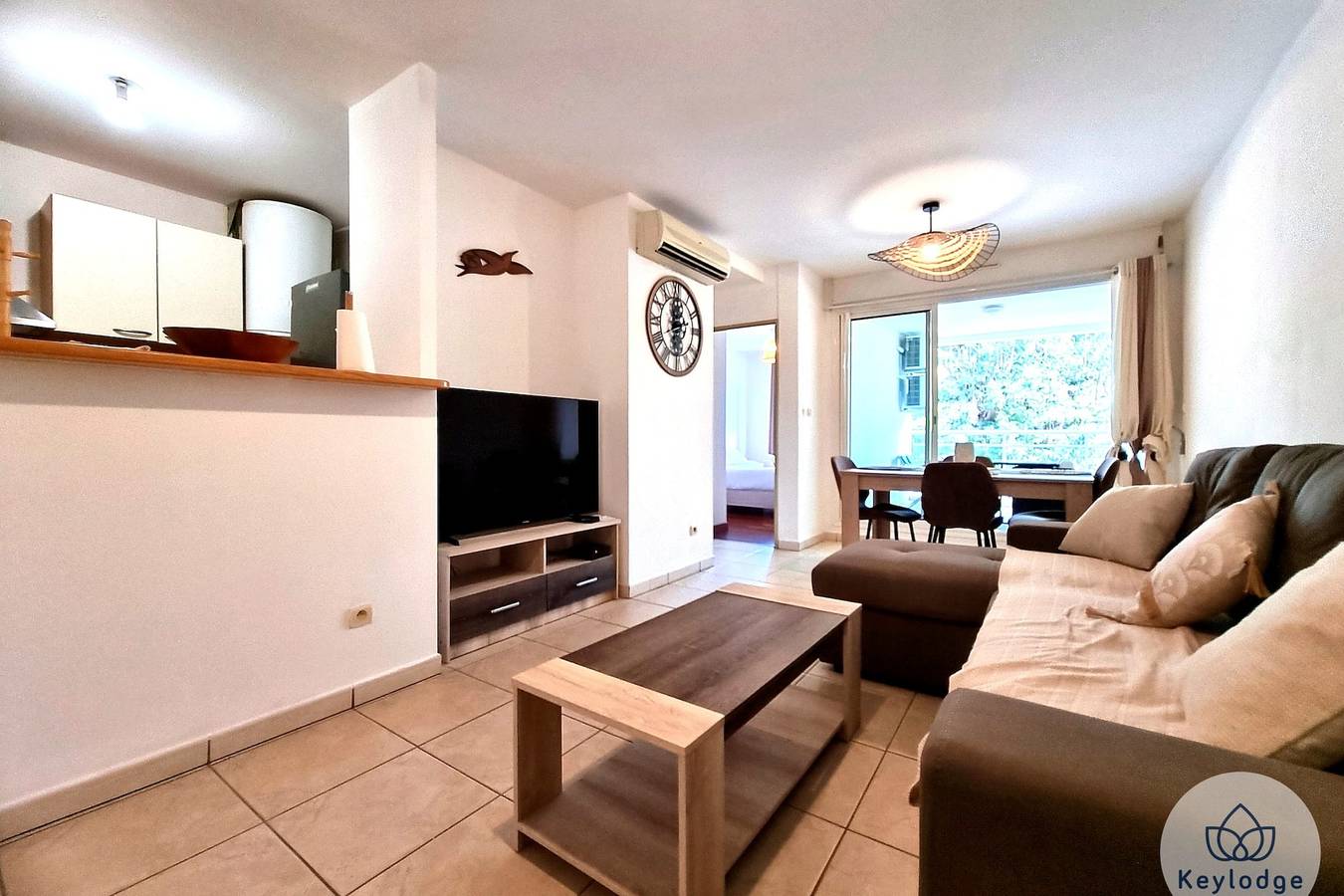 Entire apartment, La Corbeilloise - Balcon - Parking in Saint-Denis, La Réunion
