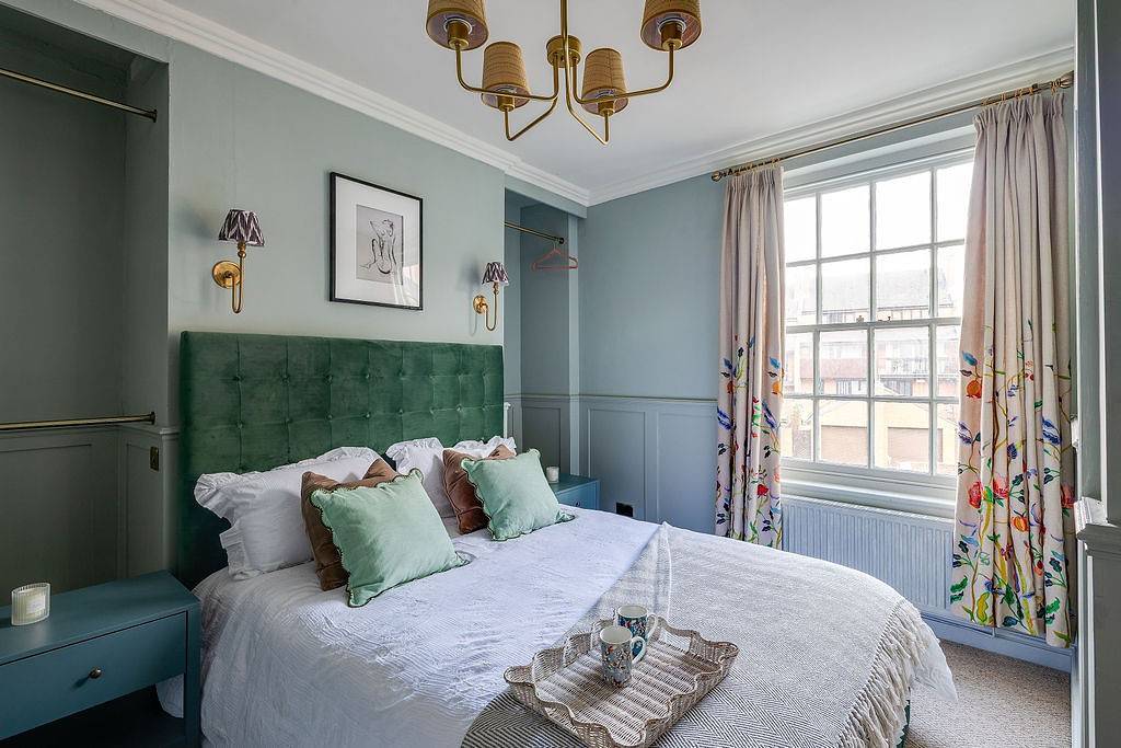 Luxury Central Townhouse / sleeps 10 / parking in Chester, Cheshire West and Chester