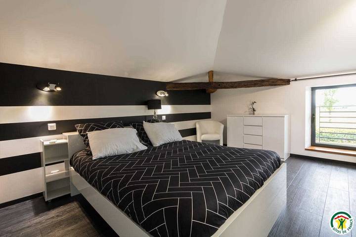Gîte pour 8 personnes, avec piscine ainsi que terrasse et jardin dans Lauragais - 4