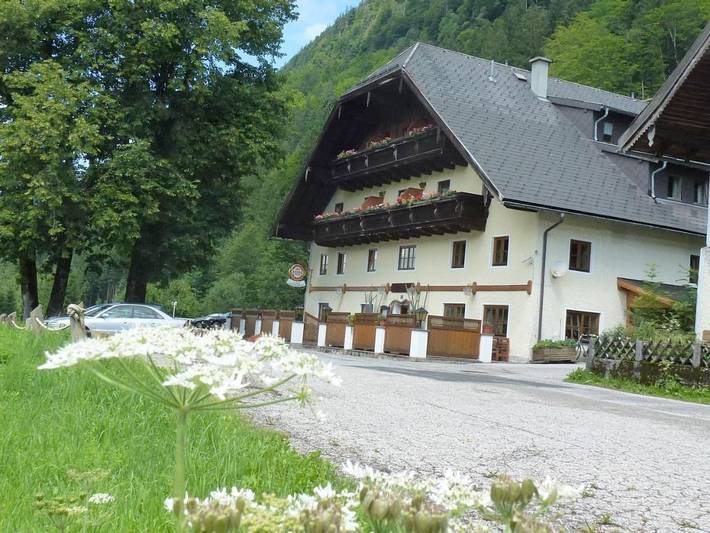 Ferienhaus für 2 Personen, mit Balkon und Terrasse sowie Garten und Pool in Faistenau