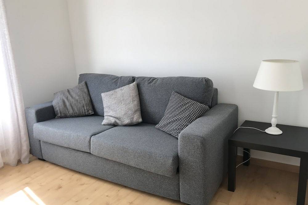 Apartamento entero, Bright studio in the heart of town for 2 people. in Bort-les-Orgues, Ussel region