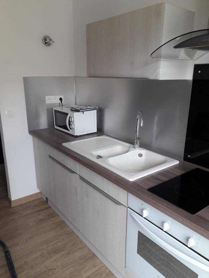 Appartement entier, One-Bedroom Apartment in Remoulins, Région de Nîmes