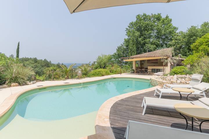 Villa 'Gite' avec piscine privée, jardin privé et Wi-Fi in Grospierres, Ardèche