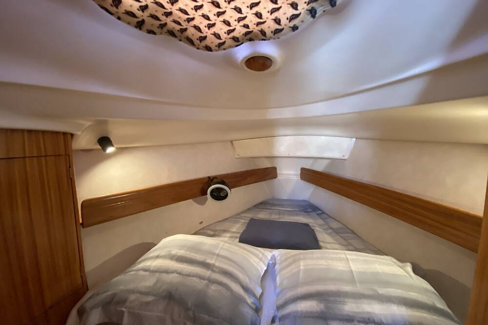 Unusual stay on a comfortable and quiet sailboat in Carnon-Plage, Mauguio