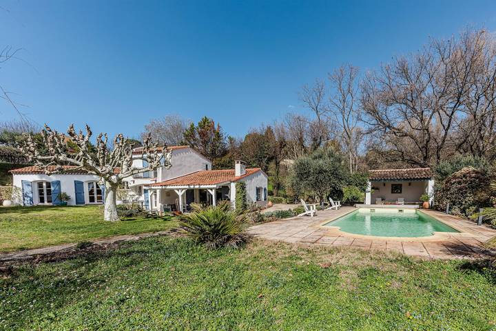 Casa de vacaciones para 6 personas, con piscina además de terraza y jardín - 1
