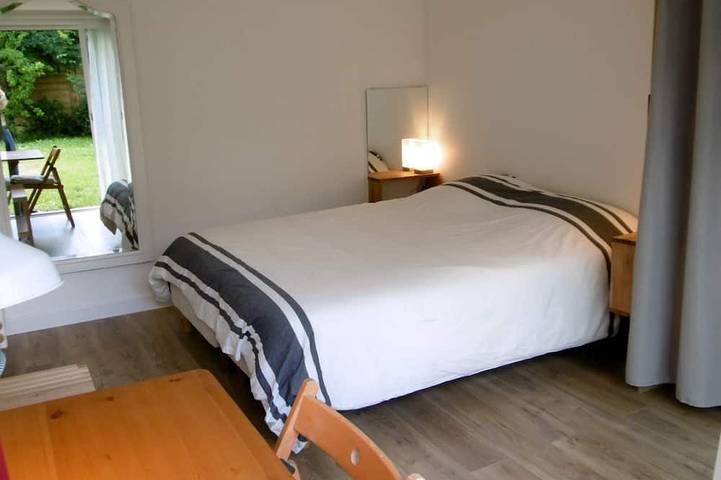 Gîte pour 6 personnes, avec terrasse et jardin, animaux acceptés à Clamart - 3