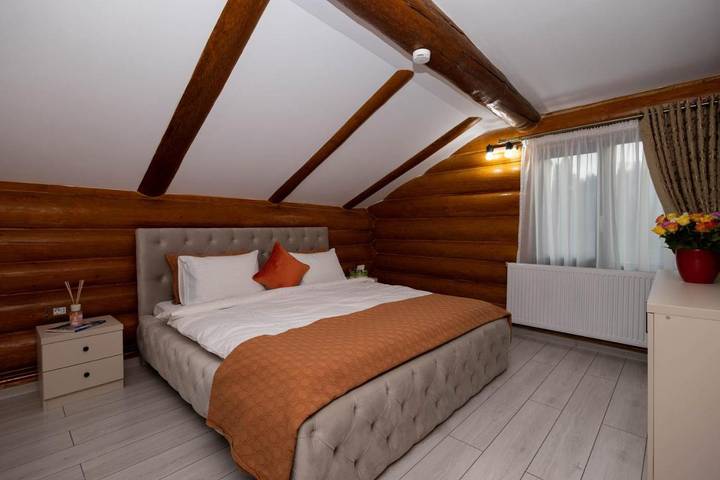 Gîte pour 10 personnes, avec piscine et sauna ainsi que vue et terrasse dans Dorna-Arini - 4