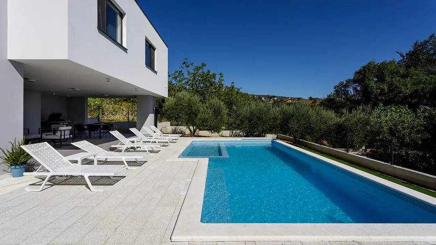 Villa pour 7 personnes, avec jardin ainsi que piscine et balcon à Solin - 3