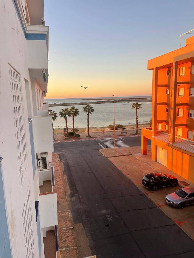 Apartamento inteiro, Three-Bedroom Apartment in Isla Cristina, Costa de la luz