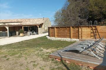 Location de vacances pour 8 personnes, avec jacuzzi et jardin à La Bégude-de-Mazenc
