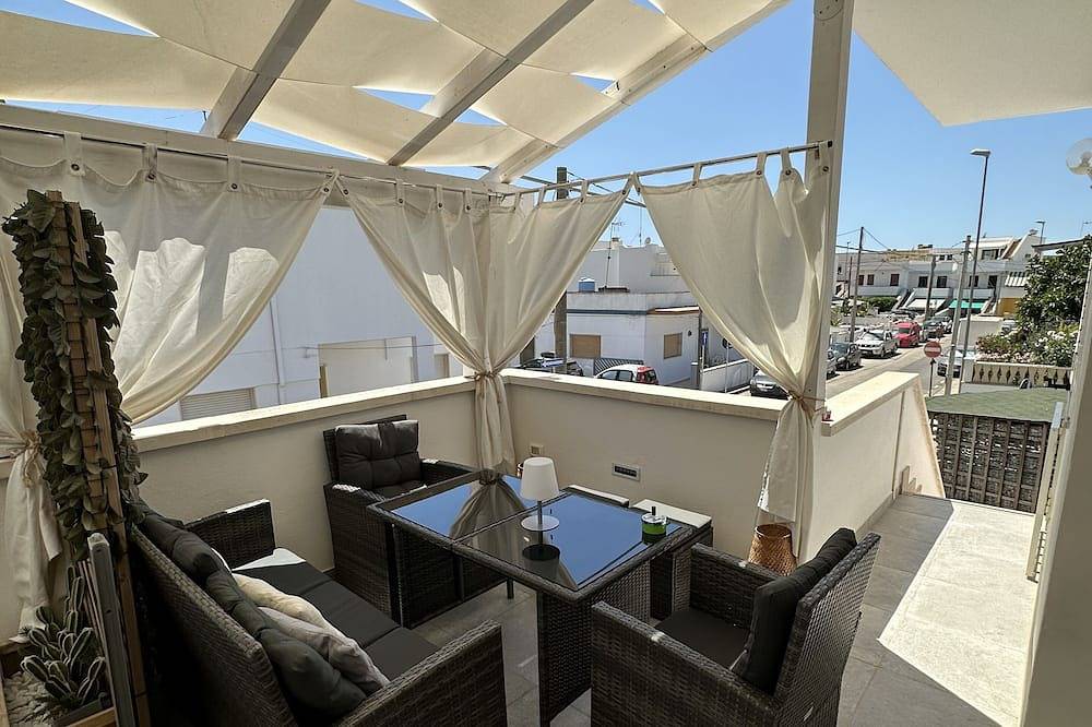 Ganze Wohnung, \"Mimosa\" Wohnung 100 Meter vom Strand entfernt in Lido Mania, Ugento