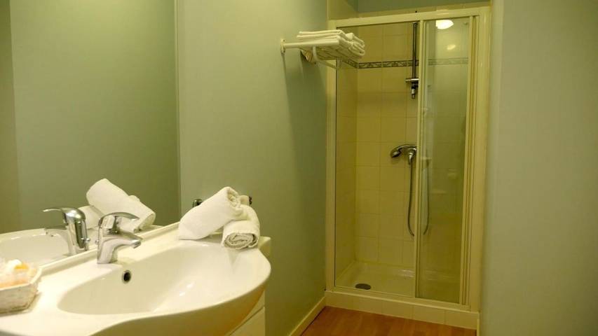 Hôtel pour 2 personnes, avec terrasse et vue à Montpon-Ménestérol - 3