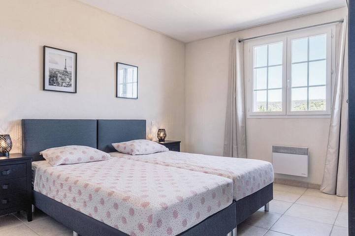 Location de vacances pour 6 personnes, avec jardin ainsi que terrasse et piscine à Trausse - 2