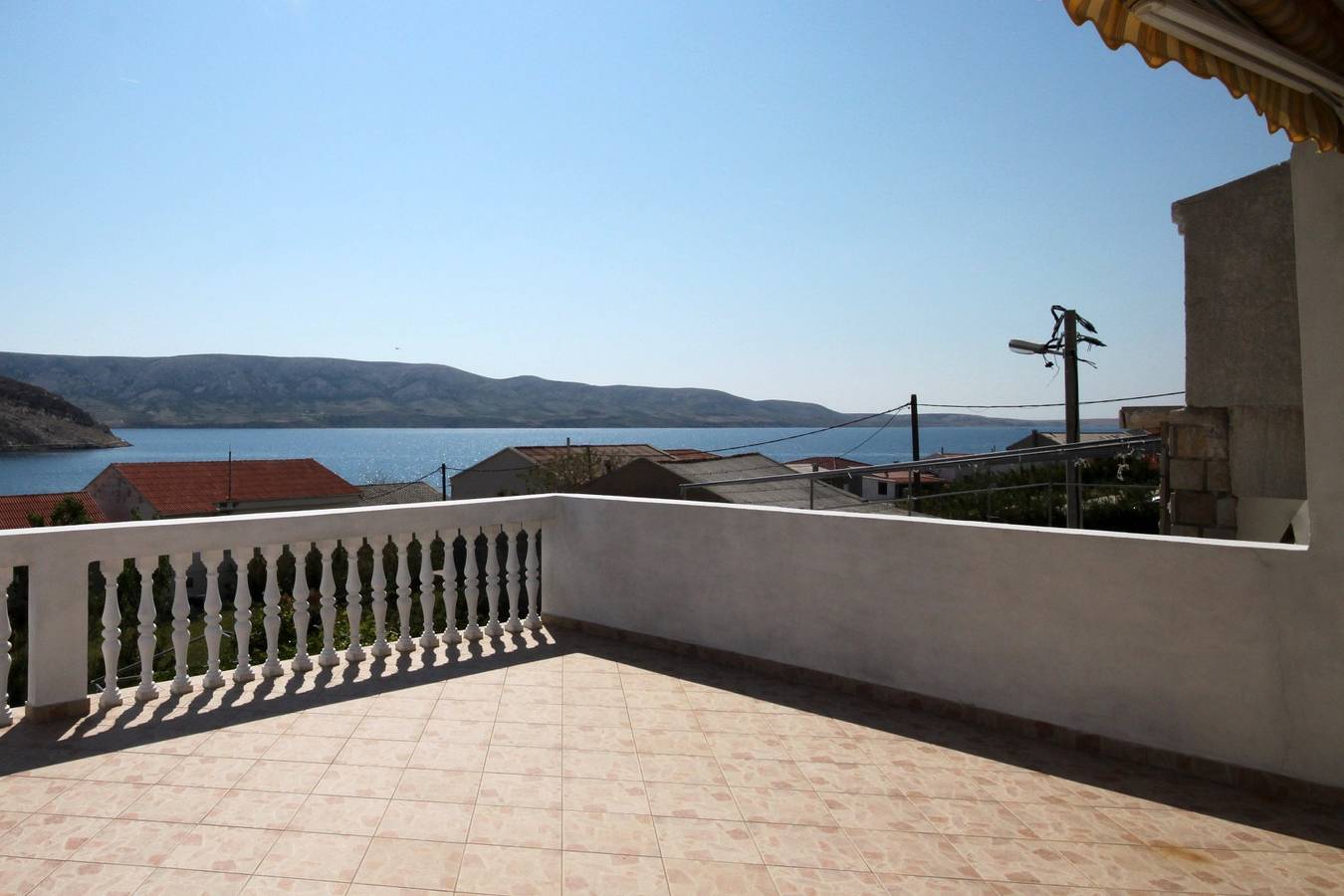 Ganze Wohnung, 1-Zimmer-Ferienwohnung mit Terrasse und Meerblick Metajna, Pag A-6496-c in Metajna, Pag