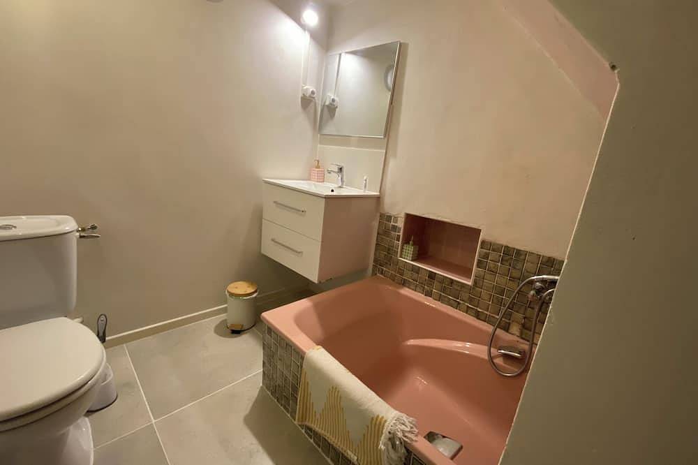 Apartamento entero, L'Echappé Médiévale in the heart of a small Alpine town in Veynes, Gap region