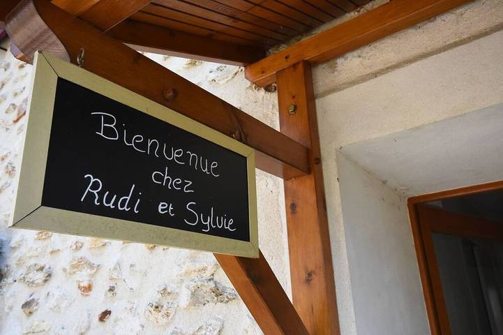 Gîte pour 4 personnes, avec jardin à Bouleurs