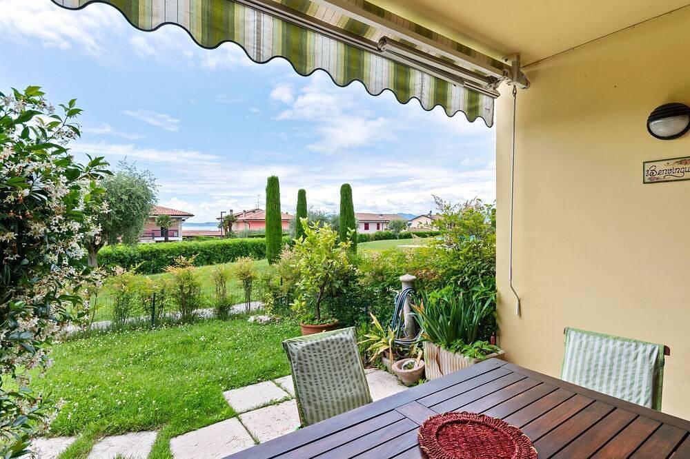 Appartamento a Lazise con Vista Lago e Piscina in Lazise, Prealpi Gardesane
