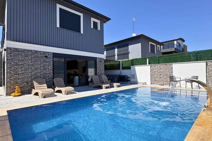 Villa für 10 Personen, mit Garten und Whirlpool - 1