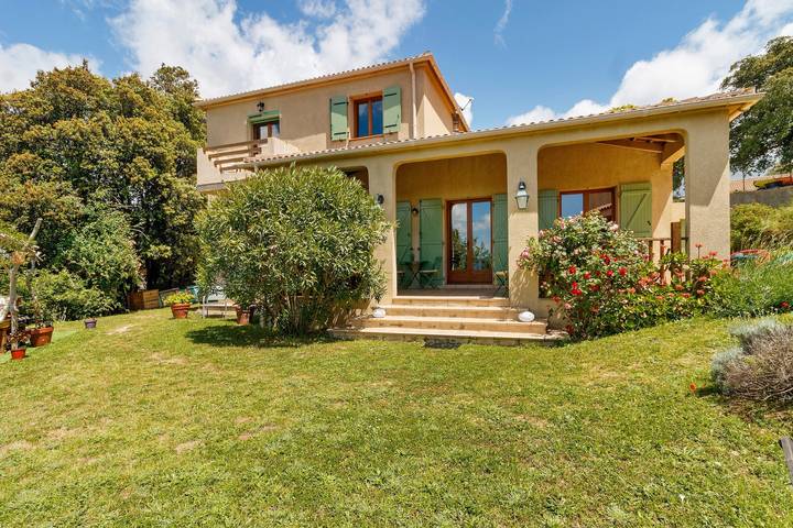 Vakantiehuis voor 10 personen, met Balkon en Tuin op Corsica