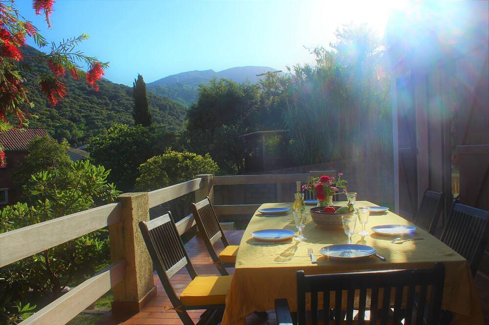 Maison familiale avec jardin à 200m de la plage in Miomo, Santa-Maria-di-Lota
