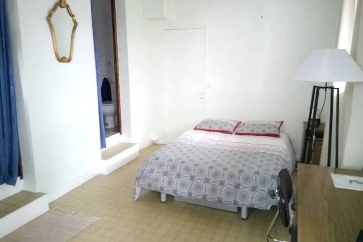 Gîte pour 4 personnes, avec terrasse et jardin à Thomery