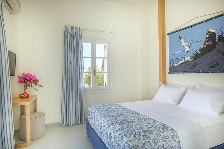 Chambre d’hôte pour 2 personnes, avec piscine ainsi que vue et jardin dans Spetses - 4