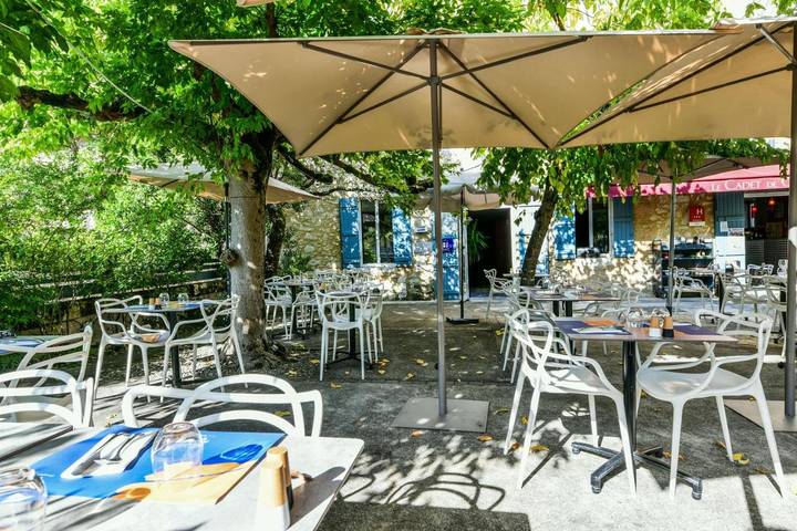 Hôtel pour 2 personnes, avec terrasse à Saint-Justin - 2