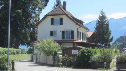 Gîte pour 4 personnes, avec jardin ainsi que vue sur le lac et vue à Spiez