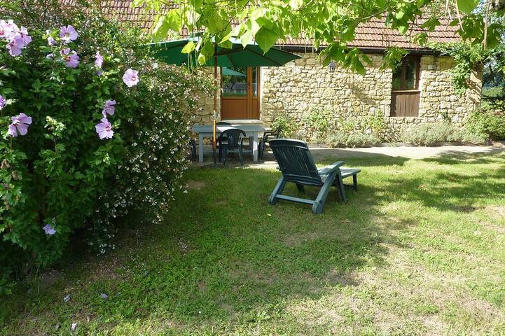 Location de vacances pour 4 personnes, avec Jardin et Piscine à Vézac