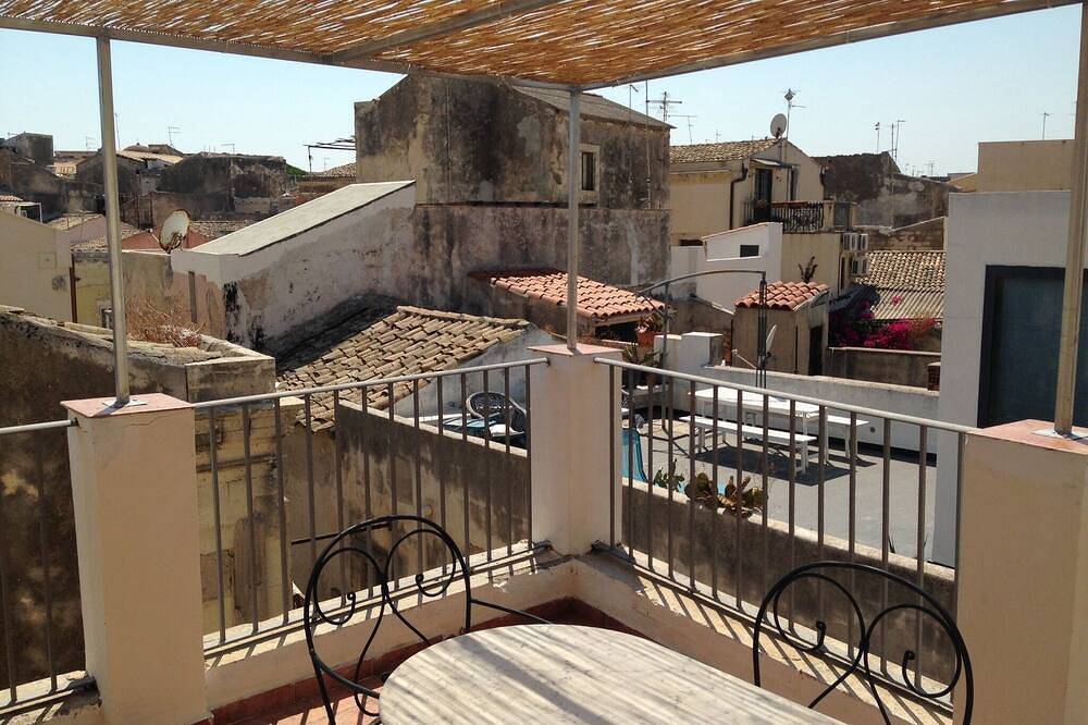 Ihr Zuhause in Ortigia. Im Herzen des historischen Zentrums und nur wenige Schritte vom Meer entfernt! in Syrakus, Syrakus Provinz